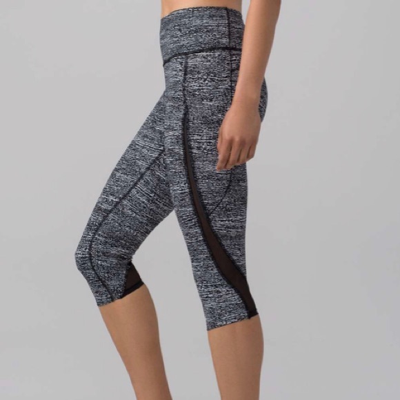 Lululemon Pace Perfect Crop (17")